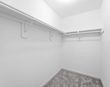 5507 Opal Cove Court - Photo Thumbnail 14