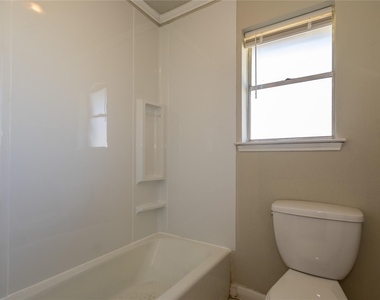 5810 Meadowview Road - Photo Thumbnail 22