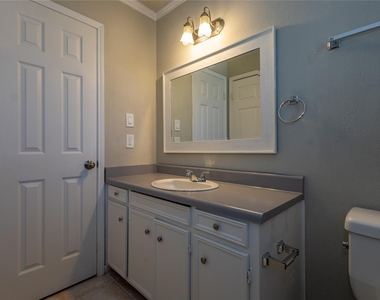 5810 Meadowview Road - Photo Thumbnail 16