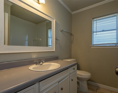 5810 Meadowview Road - Photo Thumbnail 15