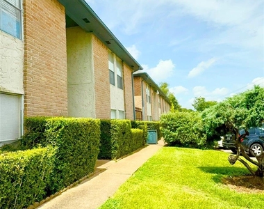 8360 Jorine Drive - Photo Thumbnail 3