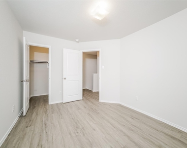 220 Blue Crane Street - Photo Thumbnail 10