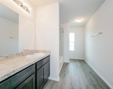 220 Blue Crane Street - Photo Thumbnail 7