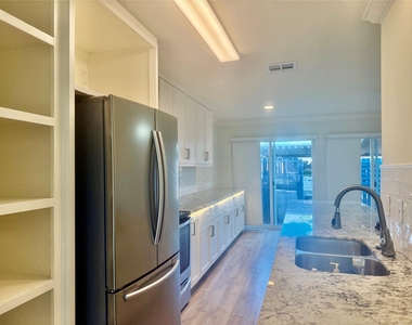 5800 Lumberdale Road - Photo Thumbnail 9