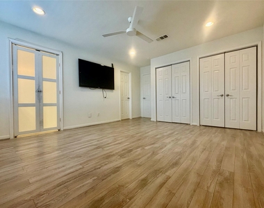 5800 Lumberdale Road - Photo Thumbnail 36