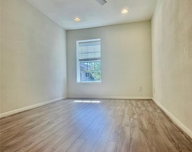 5800 Lumberdale Road - Photo Thumbnail 22