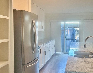 5800 Lumberdale Road - Photo Thumbnail 10