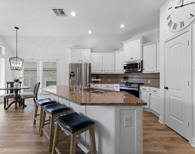 239 Forest Peak Way - Photo Thumbnail 12