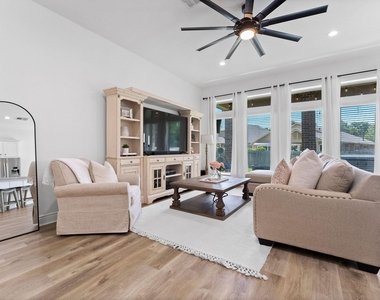 239 Forest Peak Way - Photo Thumbnail 5