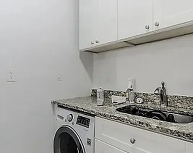 92 St Marks Place - Photo Thumbnail 3