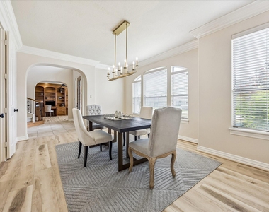 2210 Bywater Drive - Photo Thumbnail 7