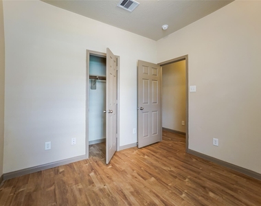 21919 S Werrington Way - Photo Thumbnail 11