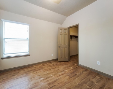 21919 S Werrington Way - Photo Thumbnail 10