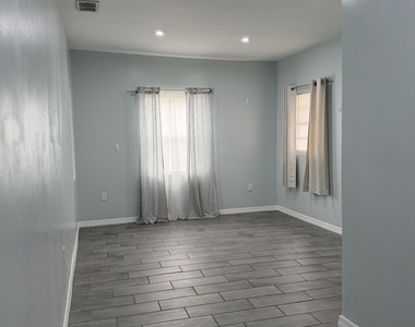 1717 La Marche Drive - Photo Thumbnail 10