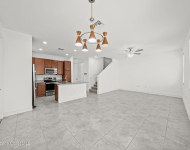 1800 Noel Place - Photo Thumbnail 12
