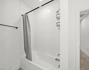1800 Noel Place - Photo Thumbnail 39
