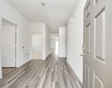10307 Malta Trace Drive - Photo Thumbnail 15