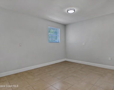 807 Hillsdale Drive - Photo Thumbnail 9