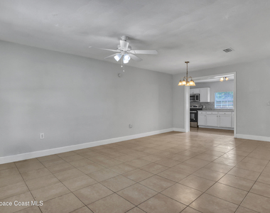 807 Hillsdale Drive - Photo Thumbnail 4