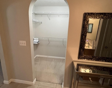 4620 Elena Way - Photo Thumbnail 17
