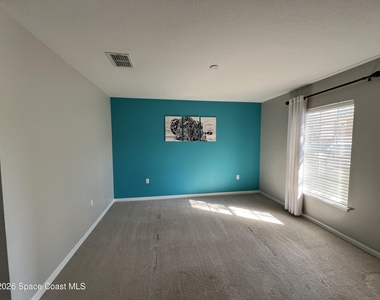 4620 Elena Way - Photo Thumbnail 3