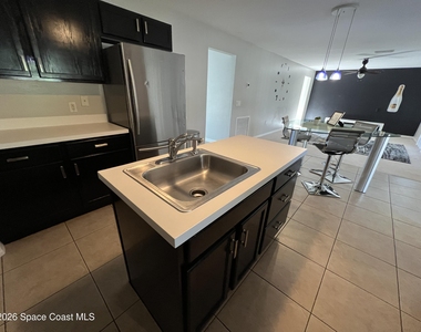 4620 Elena Way - Photo Thumbnail 6