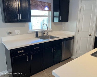 4620 Elena Way - Photo Thumbnail 5