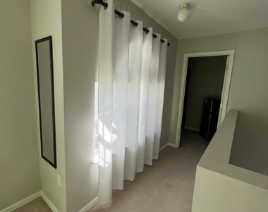 4620 Elena Way - Photo Thumbnail 19