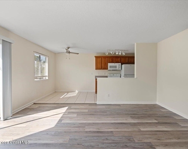 1884 Agora Circle Se - Photo Thumbnail 3