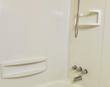 230 Columbia Drive - Photo Thumbnail 13