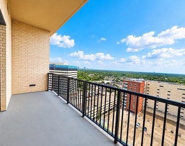 9787 Katy Freeway - Photo Thumbnail 3