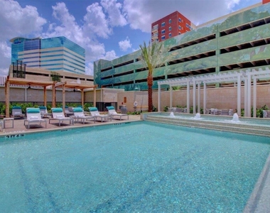 9787 Katy Freeway - Photo Thumbnail 18