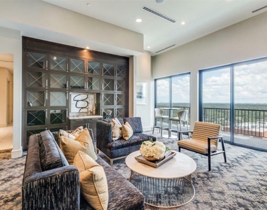 9787 Katy Freeway - Photo Thumbnail 20