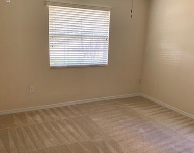 329 Chennault Lane - Photo Thumbnail 13