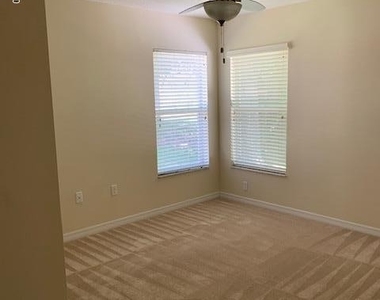 329 Chennault Lane - Photo Thumbnail 14
