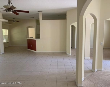 329 Chennault Lane - Photo Thumbnail 4