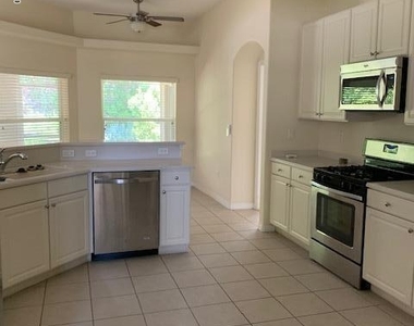 329 Chennault Lane - Photo Thumbnail 10