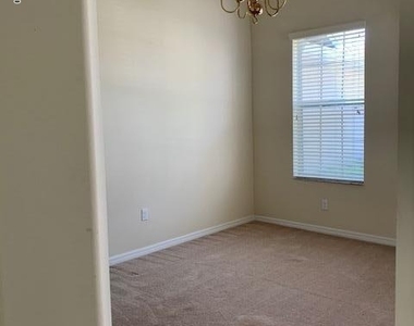 329 Chennault Lane - Photo Thumbnail 6