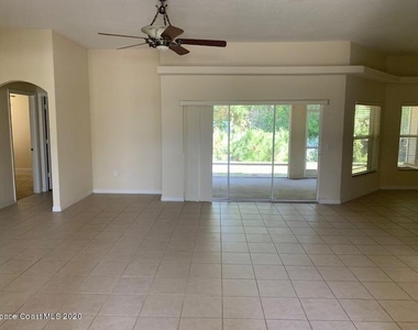 329 Chennault Lane - Photo Thumbnail 2