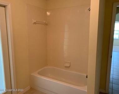 329 Chennault Lane - Photo Thumbnail 16