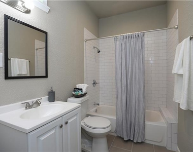 707 Garrett Street - Photo Thumbnail 15