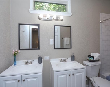 707 Garrett Street - Photo Thumbnail 10