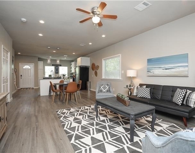 707 Garrett Street - Photo Thumbnail 9