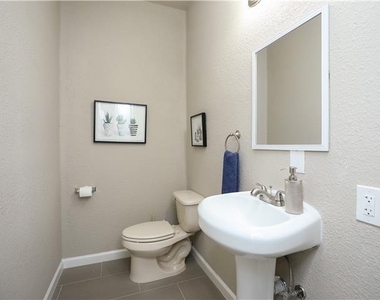 707 Garrett Street - Photo Thumbnail 16