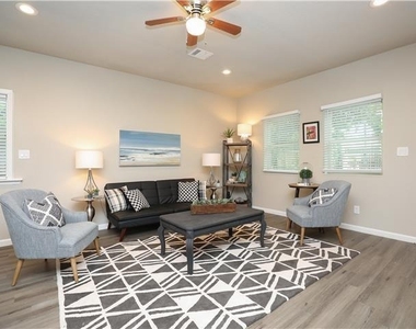 707 Garrett Street - Photo Thumbnail 5
