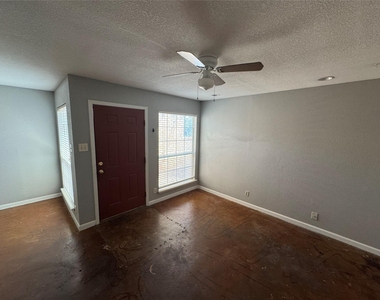 3428 Willowrun - Photo Thumbnail 2