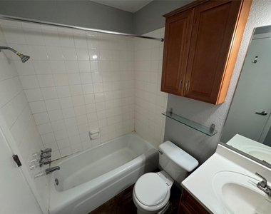 3428 Willowrun - Photo Thumbnail 6