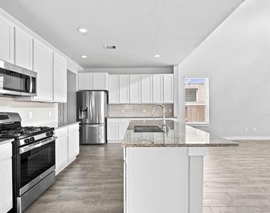 5419 Sunstone Circle - Photo Thumbnail 6