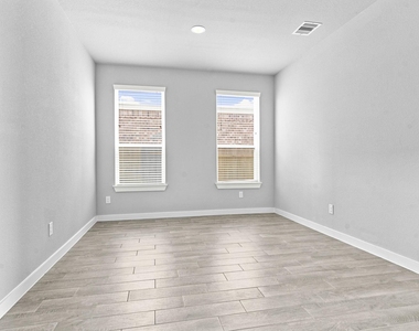 5419 Sunstone Circle - Photo Thumbnail 5