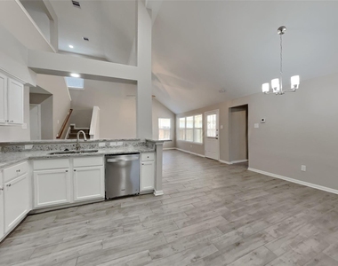 3431 W Rainmill Drive - Photo Thumbnail 5